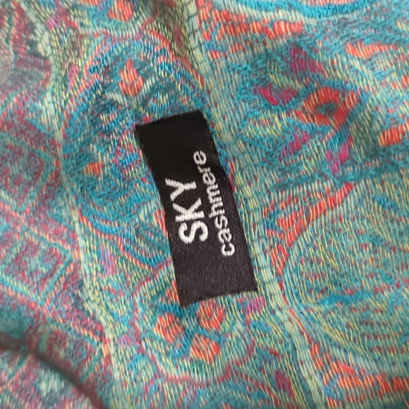 Cashmere scarf in green and brown gold - Picture 3 of 3